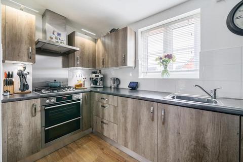 2 bedroom flat for sale, Aylesbury,  Buckinghamshire,  HP18