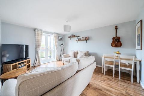 2 bedroom flat for sale, Aylesbury,  Buckinghamshire,  HP18