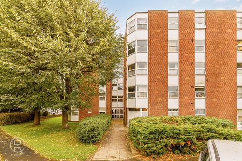 60 Riverside Close, London, W7 1BY
