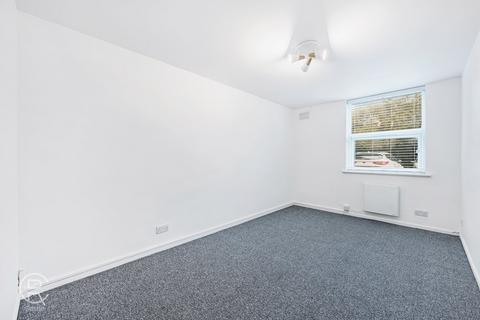 60 Riverside Close, London, W7 1BY