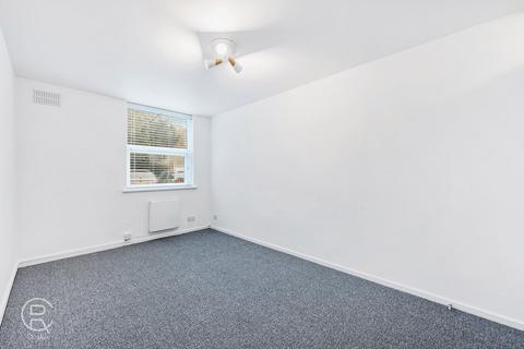 60 Riverside Close, London, W7 1BY