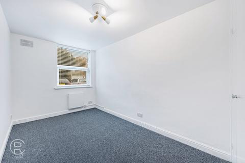 60 Riverside Close, London, W7 1BY