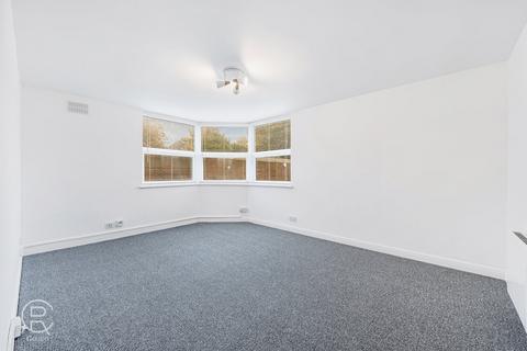 60 Riverside Close, London, W7 1BY