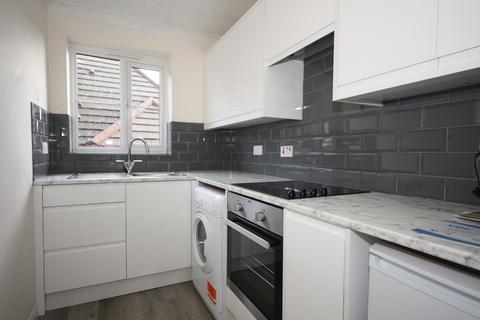 2 bedroom flat for sale, Woking GU21