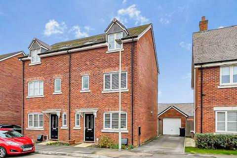 7 Emery Avenue, Gloucester, GL1 5QP