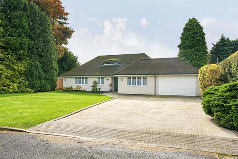 4 bedroom detached bungalow for sale, Alcocks Close, Kingswood