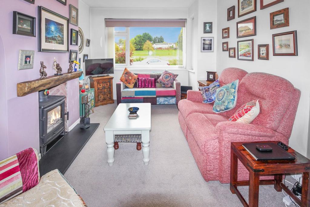 Burnside, Rugby, CV22 3 bed semidetached house for sale £300,000