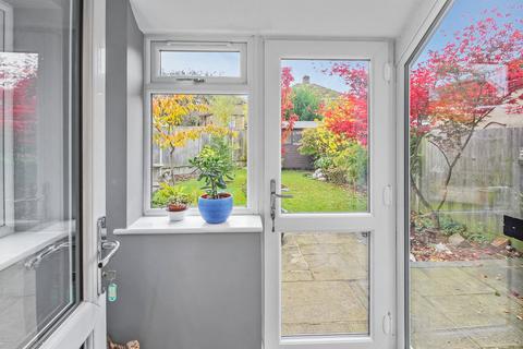 13 Burnside, Rugby, CV22 6AX