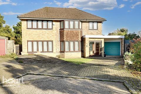 5 bedroom detached house for sale, Mosyer Drive, Orpington