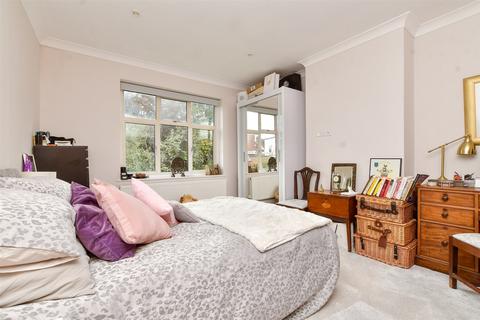 20 Garden Close, Banstead, SM7 2QB