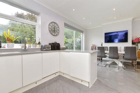 20 Garden Close, Banstead, SM7 2QB