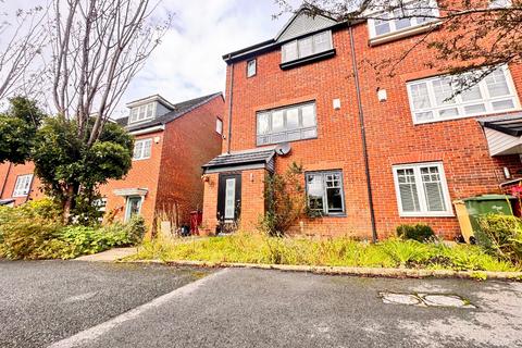 4 bedroom semi-detached house for sale, Evergreen Avenue, Horwich, Bolton