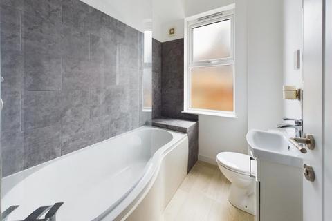 Flat B, 1 Querneby Avenue, Nottingham, NG3 5HU