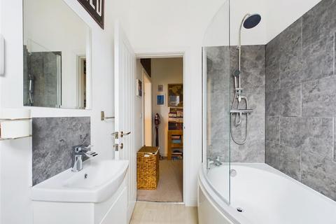 Flat B, 1 Querneby Avenue, Nottingham, NG3 5HU