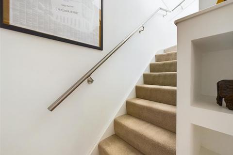 Flat B, 1 Querneby Avenue, Nottingham, NG3 5HU