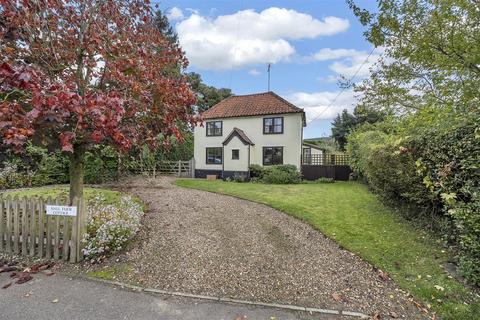 3 bedroom detached house for sale, The Street, Hepworth, Diss