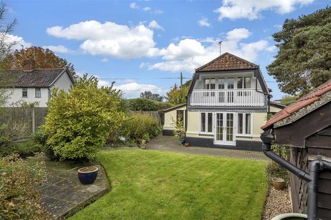 3 bedroom detached house for sale, The Street, Hepworth, Diss