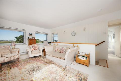 Karenza Gillan, Manaccan, Helston, TR12 6HG