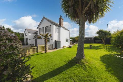 Karenza Gillan, Manaccan, Helston, TR12 6HG