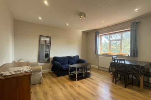 2 bedroom flat to rent, Perstwood  Avenue, Kenton, HA3