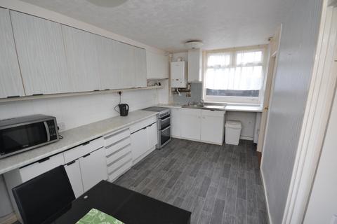 3 bedroom terraced house to rent, Perran Close, Hull HU7