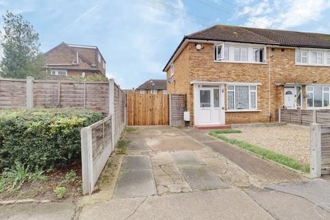 17 Tamar Drive, Aveley, South Ockendon, RM15 4NA