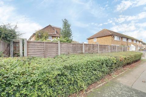 17 Tamar Drive, Aveley, South Ockendon, RM15 4NA