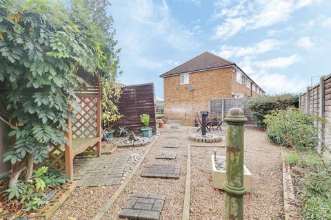 17 Tamar Drive, Aveley, South Ockendon, RM15 4NA