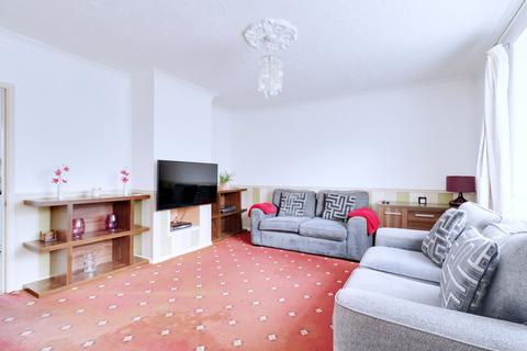 17 Tamar Drive, Aveley, South Ockendon, RM15 4NA