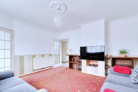 17 Tamar Drive, Aveley, South Ockendon, RM15 4NA