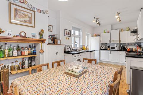 16 Johns Road, Meopham, Gravesend, DA13 0LP