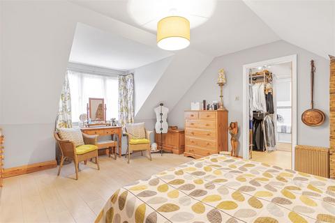 16 Johns Road, Meopham, Gravesend, DA13 0LP