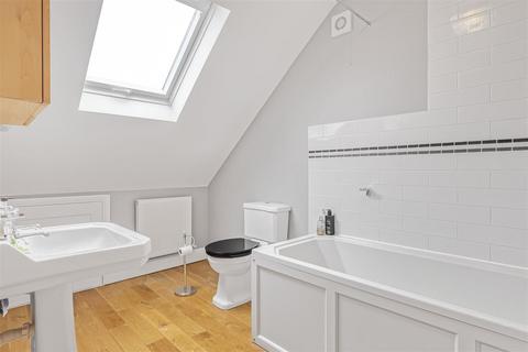 16 Johns Road, Meopham, Gravesend, DA13 0LP