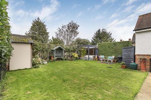 16 Johns Road, Meopham, Gravesend, DA13 0LP