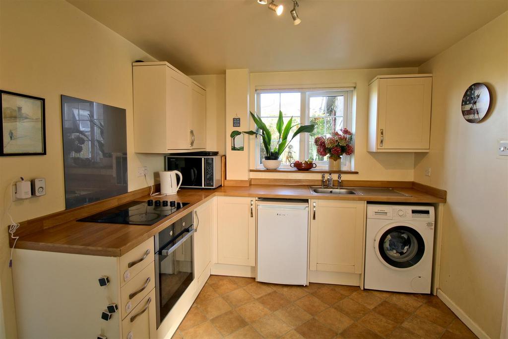 Folgate Road, Heacham, King's Lynn 3 bed semidetached house for sale