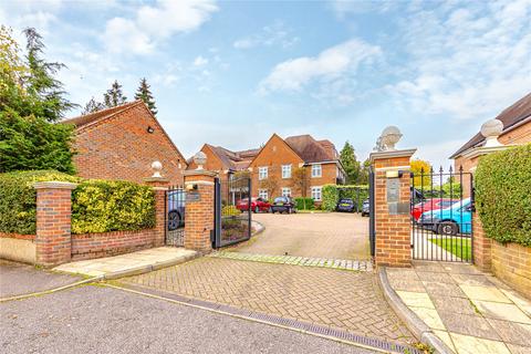 2 bedroom penthouse for sale, Hambleden Place, Gills Hill, Radlett, Hertfordshire, WD7