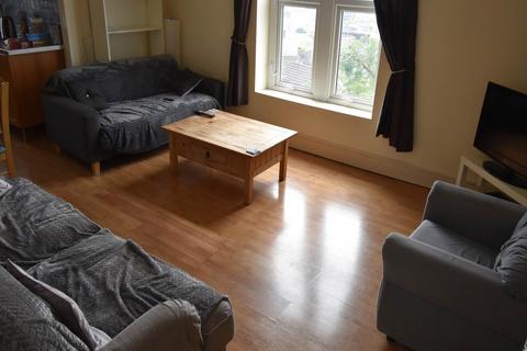 3 bedroom flat to rent, Chaddesley Villas, Cromwell Street, Mount Pleasant, , Swansea