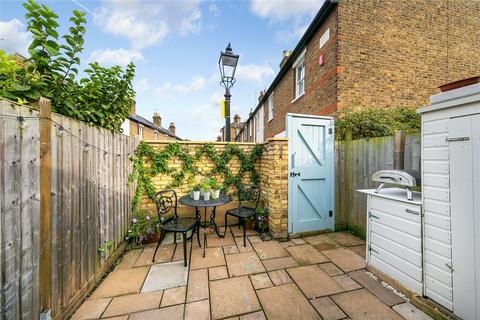 31 Albany Passage, Richmond, TW10 6DL
