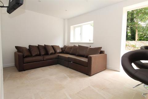 6 bedroom private hall to rent, Letty Street, Cardiff CF24