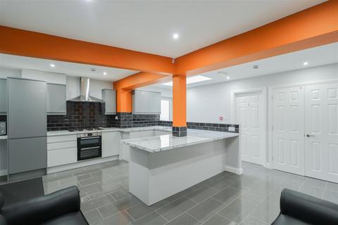 6 bedroom terraced house to rent, Prior Deram Walk, Coventry CV4