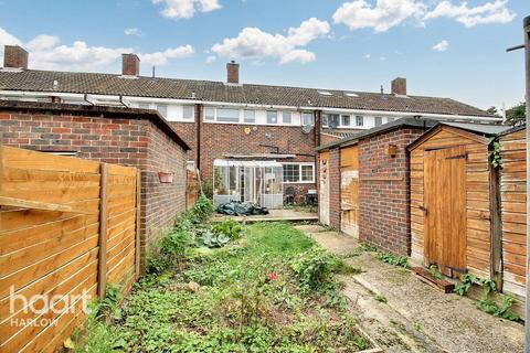 70 Cooks Spinney, Harlow, CM20 3BL