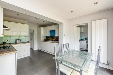 17 Sutherland Drive, Wombourne, Wolverhampton, WV5 9BB