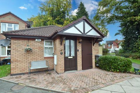 2 bedroom retirement property for sale, Charleston Square, Urmston, M41