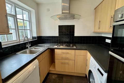 3 bedroom end of terrace house for sale, Milford - *No Onward Chain*