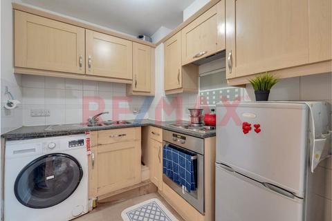 1 bedroom flat for sale, City Gate House, Eastern Avenue, Ilford IG2