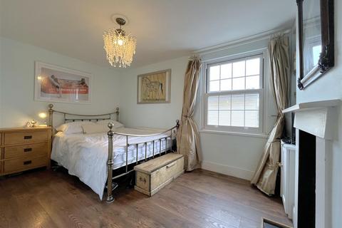 9 Hampton Street, Warwick, CV34 6HS