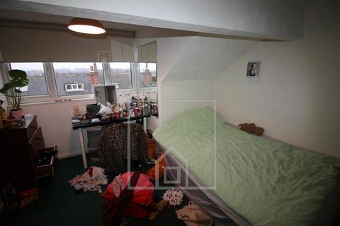 2 bedroom flat to rent, Brudenell Grove, Hyde Park, Leeds