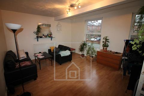 2 bedroom flat to rent, Brudenell Grove, Hyde Park, Leeds