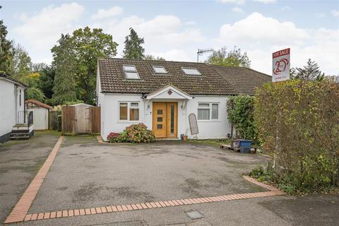 4 bedroom semi-detached house for sale, Chiltern Avenue, Bushey WD23