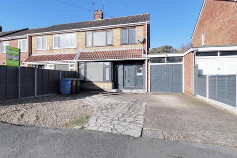 3 bedroom semi-detached house for sale, Randsfield Avenue, Brough